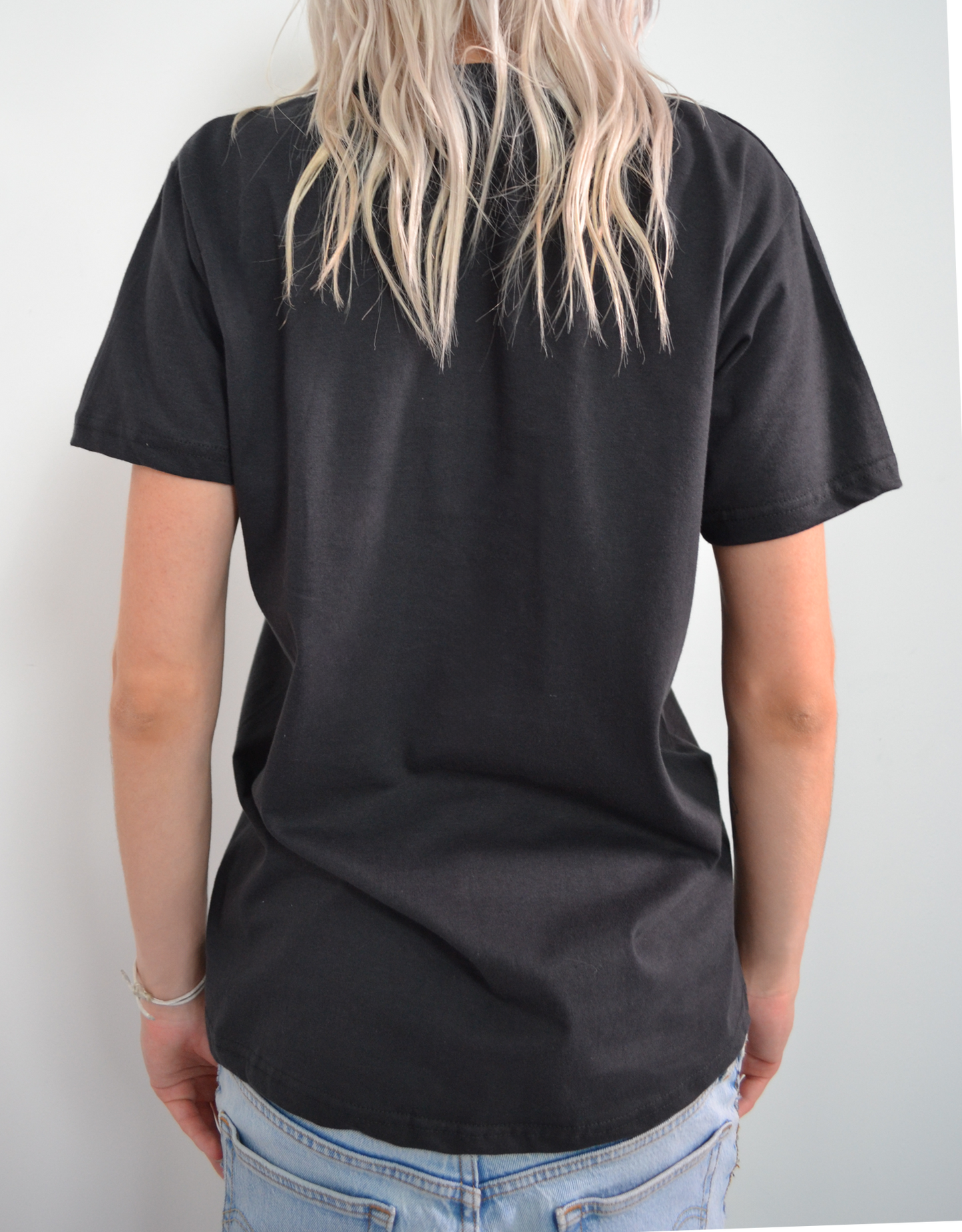 T-SHIRT CULT